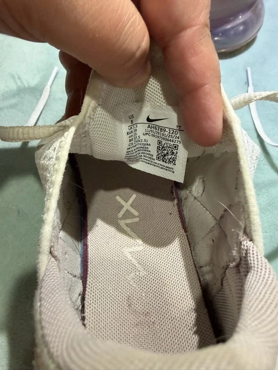 Nike Women’s Air Max 270 Pale Pink/White Athletic Sneakers-Read - Picture 8 of 9